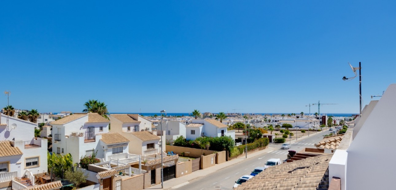 Venta - Adosado -
Punta Prima