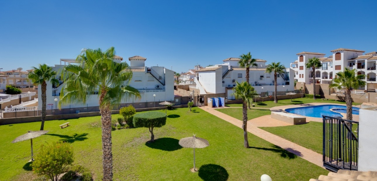 Venta - Adosado -
Punta Prima