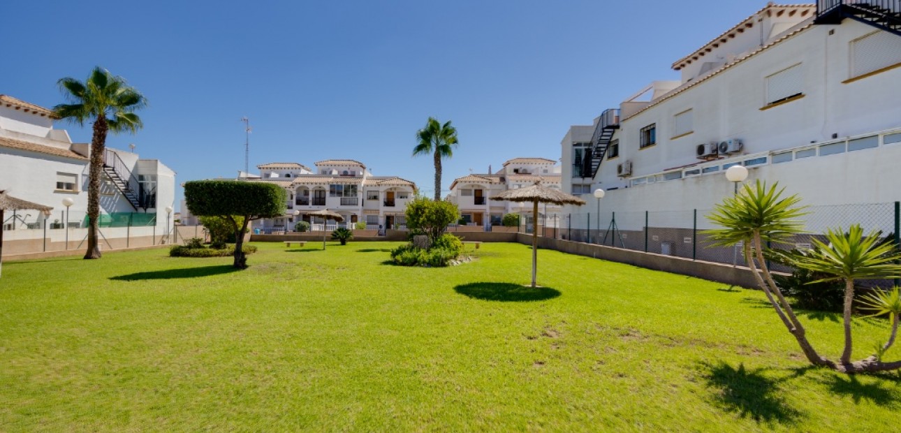 Venta - Adosado -
Punta Prima