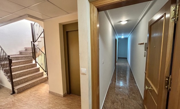 Venta - Apartamento / piso -
Jacarilla - pueblo