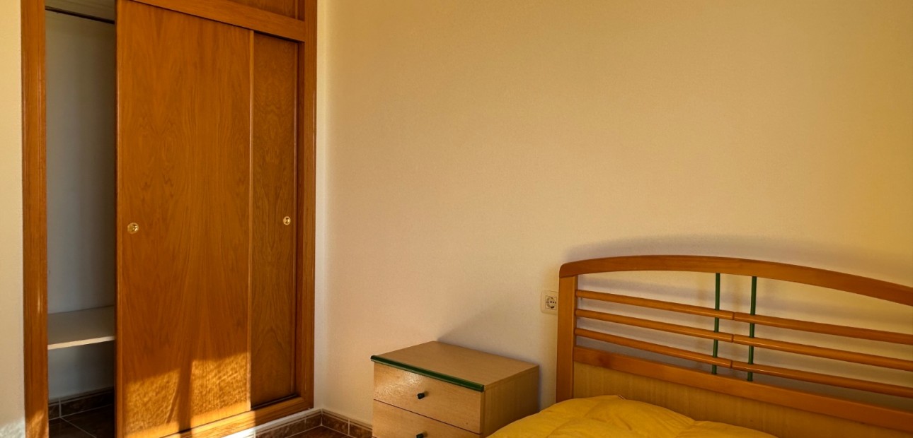 Venta - Apartamento / piso -
Jacarilla - pueblo