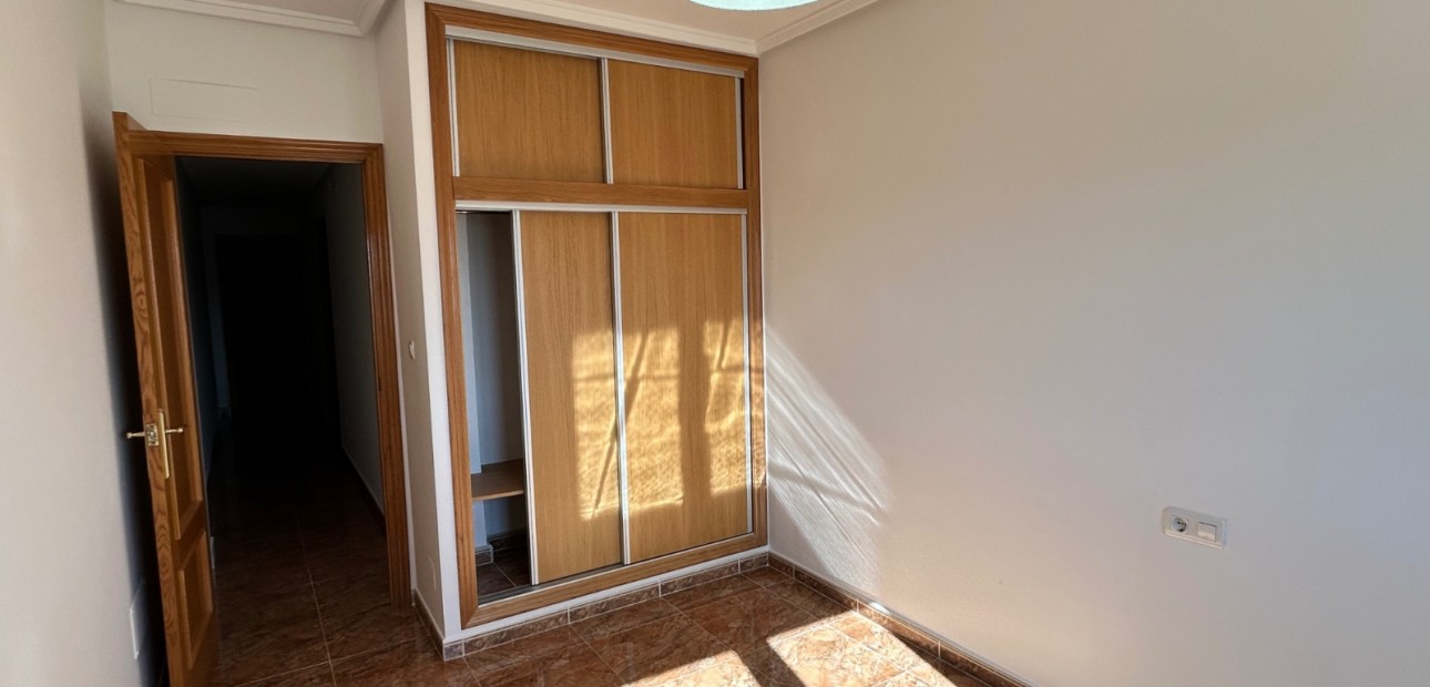 Venta - Apartamento / piso -
Jacarilla - pueblo