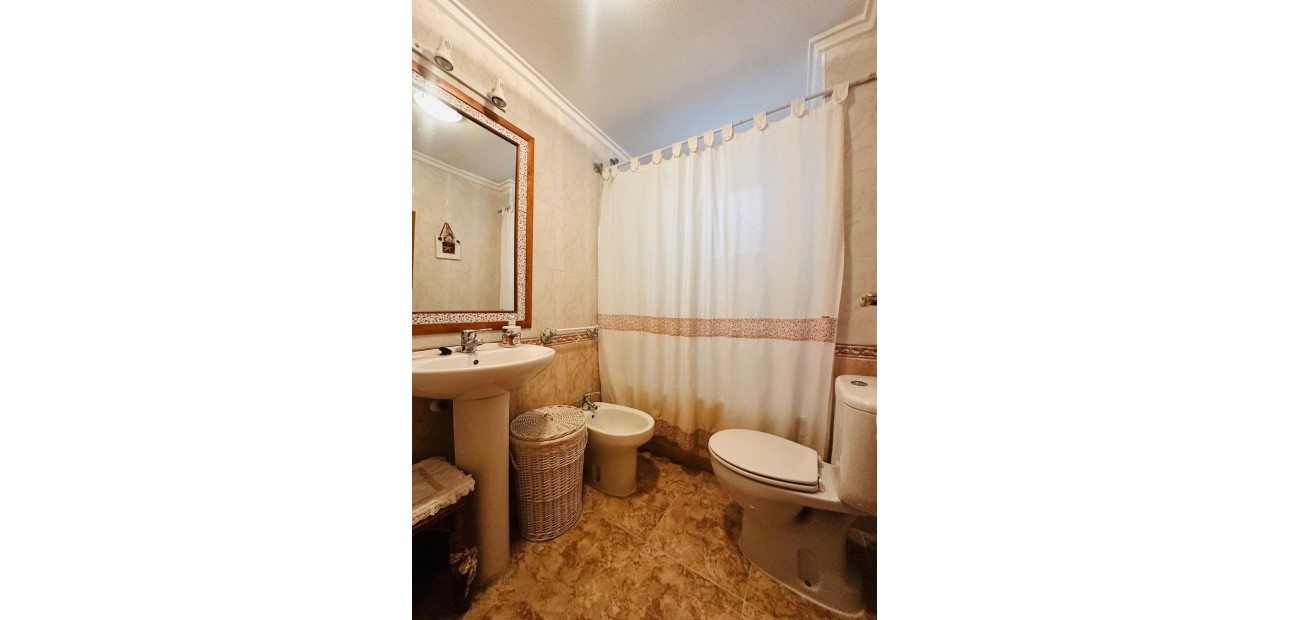 Venta - Apartamento / piso -
Torrevieja - Playa del cura