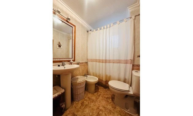 Venta - Apartamento / piso -
Torrevieja - Playa del cura