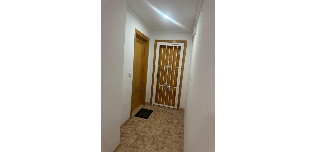 Venta - Apartamento / piso -
Torrevieja - Playa del cura