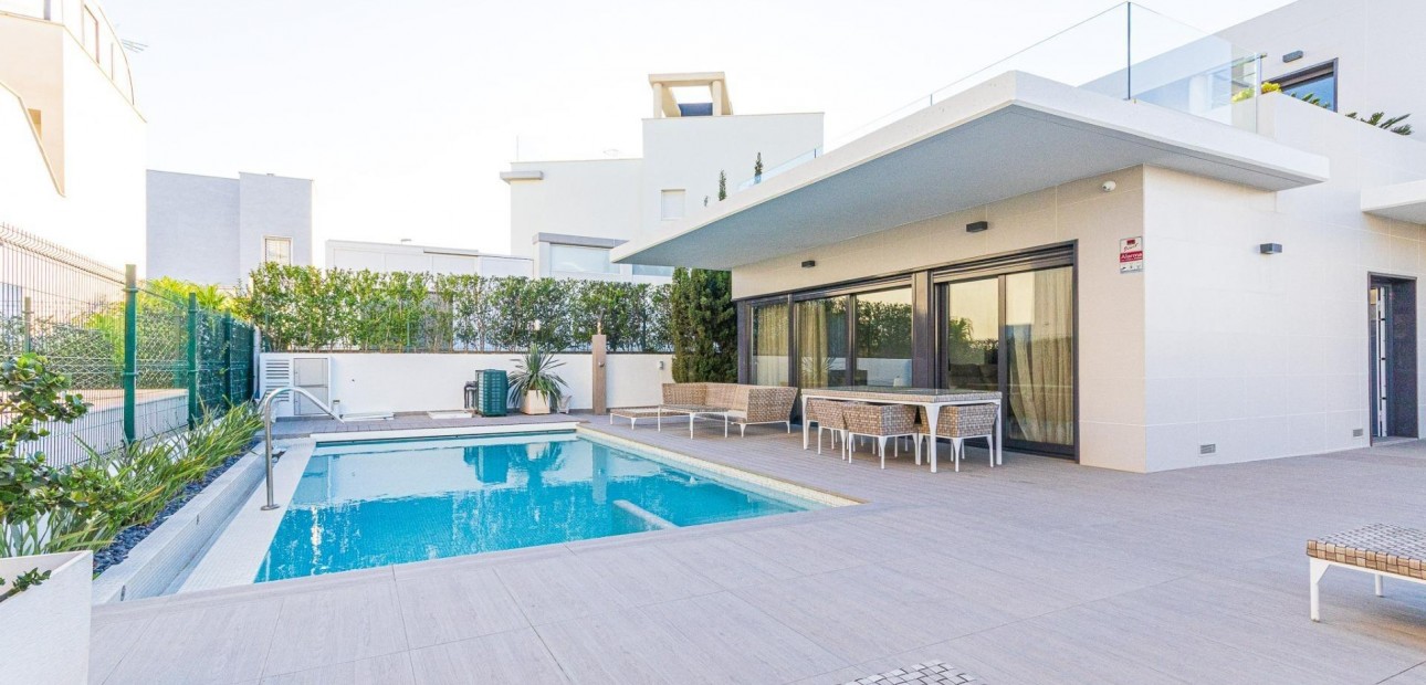 Venta - Villa -
Orihuela Costa - Campoamor