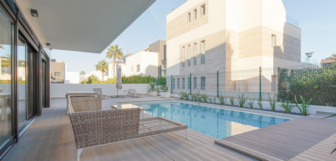 Venta - Villa -
Orihuela Costa - Campoamor