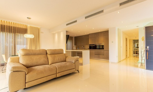 Venta - Villa -
Orihuela Costa - Campoamor