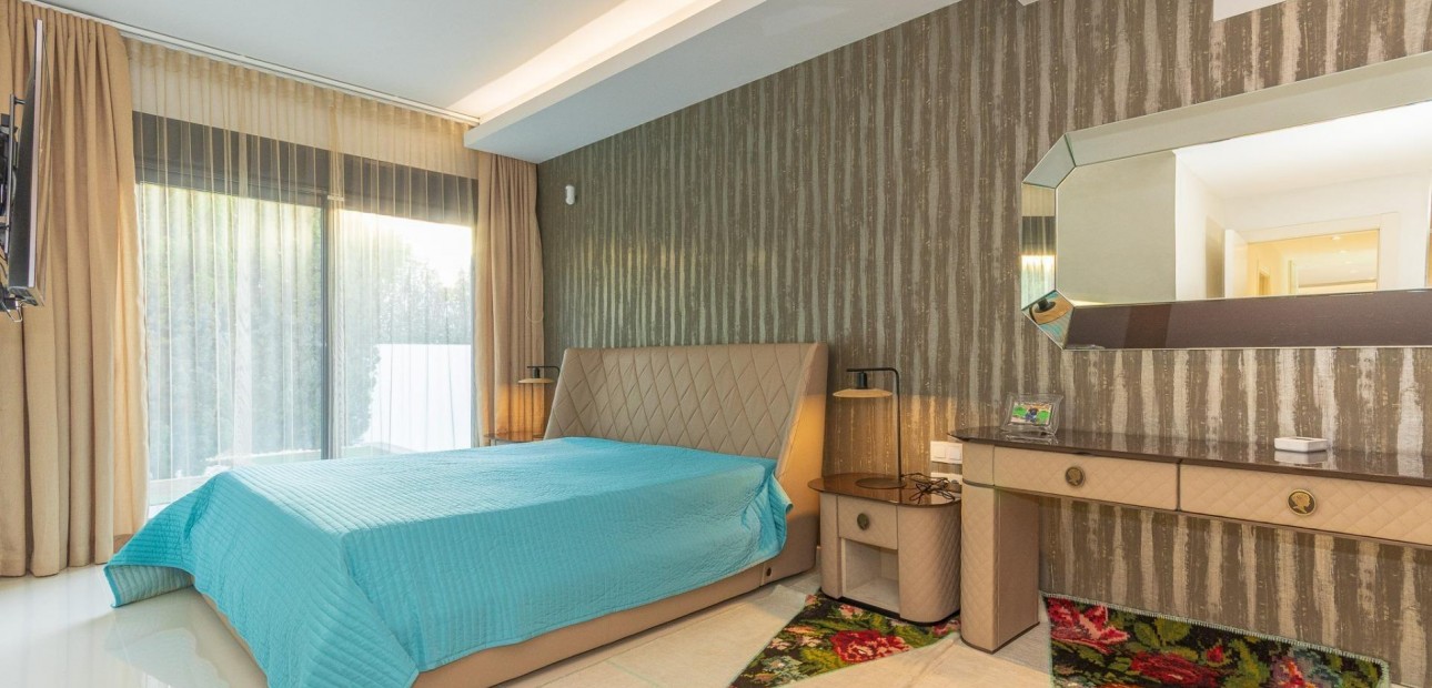 Venta - Villa -
Orihuela Costa - Campoamor