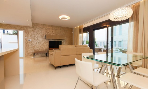 Venta - Villa -
Orihuela Costa - Campoamor