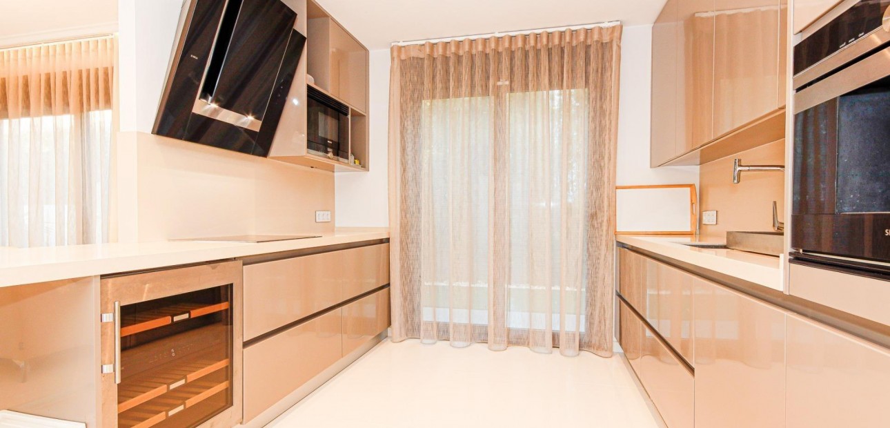 Venta - Villa -
Orihuela Costa - Campoamor