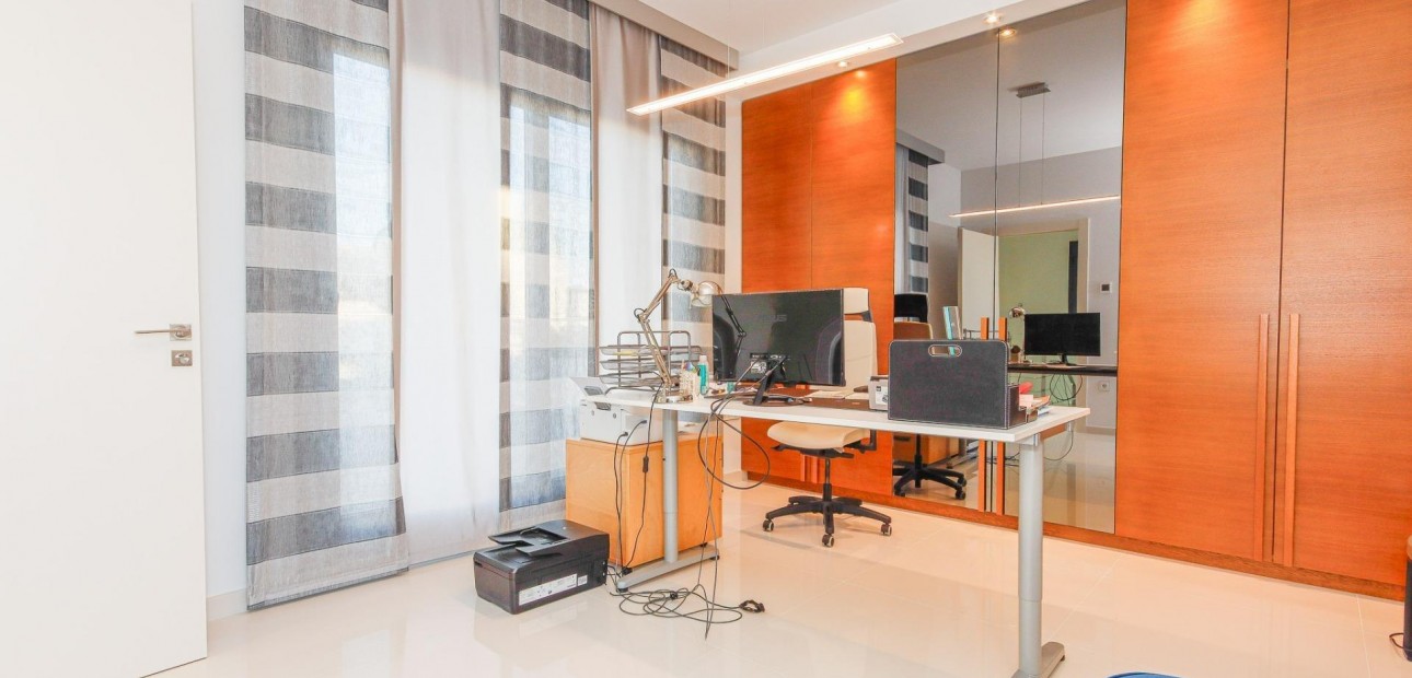 Venta - Villa -
Orihuela Costa - Campoamor