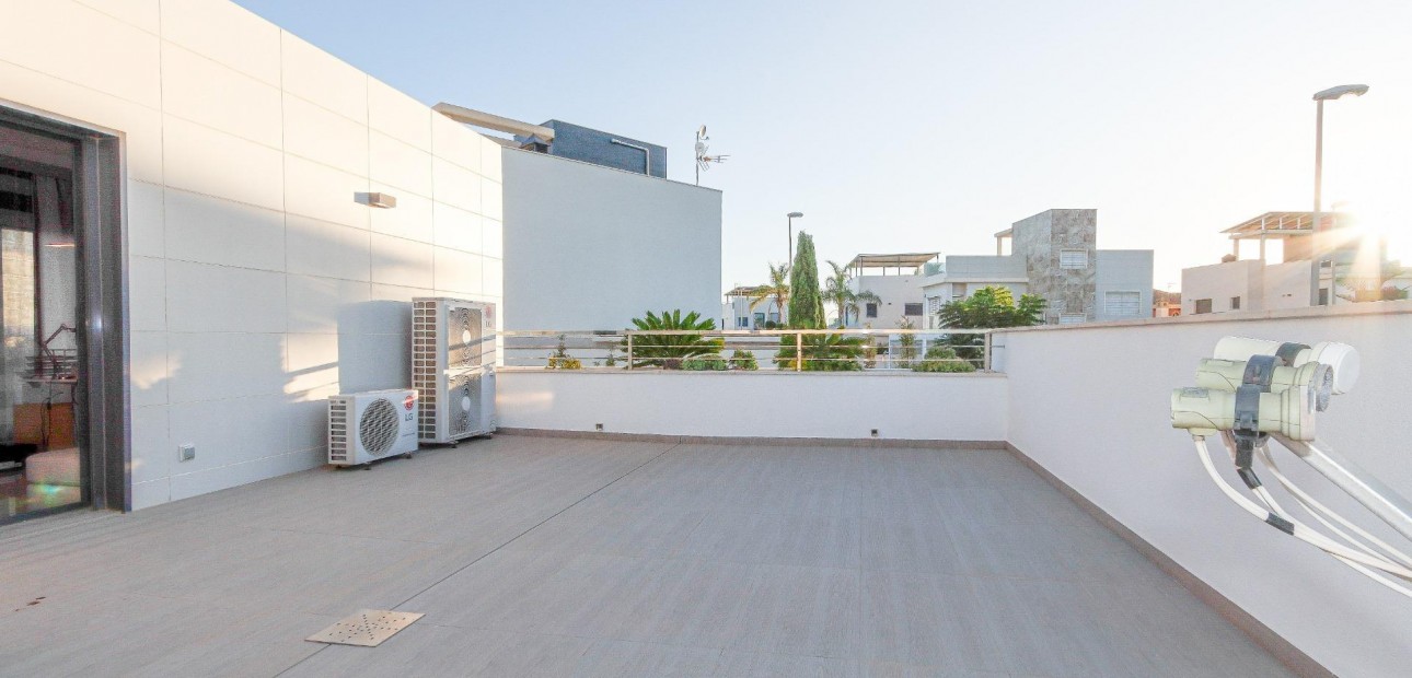 Venta - Villa -
Orihuela Costa - Campoamor