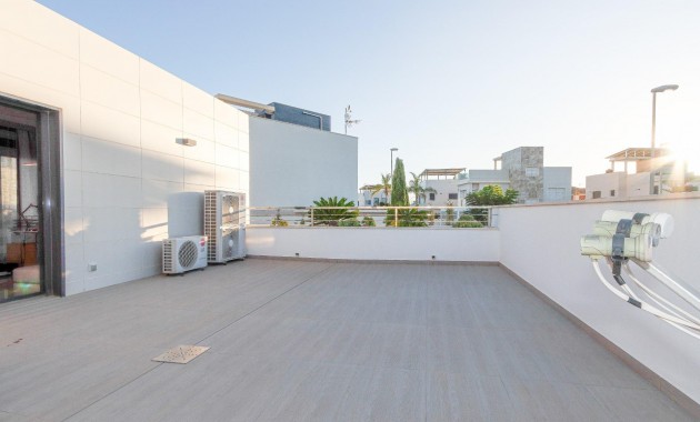 Venta - Villa -
Orihuela Costa - Campoamor