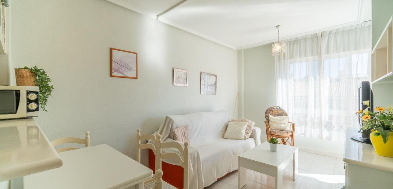 Herverkoop - Flat -
Torrevieja - Los Frutales