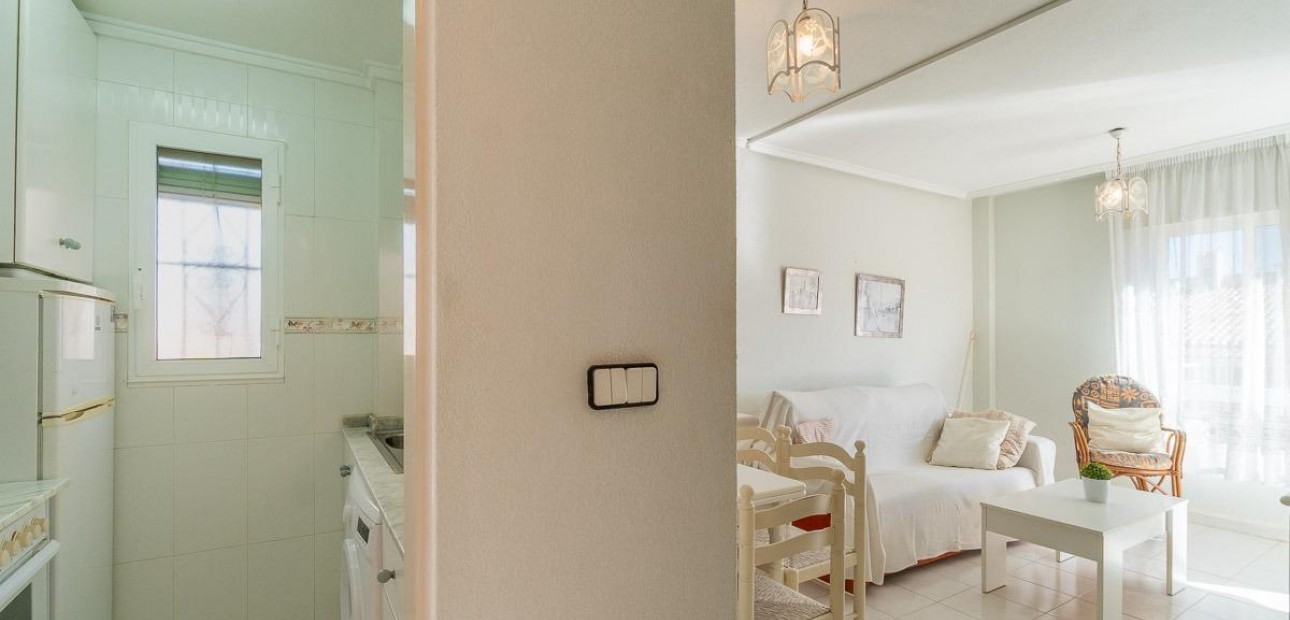 Herverkoop - Flat -
Torrevieja - Los Frutales