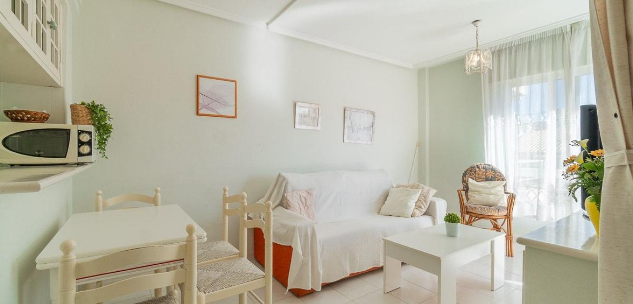 Herverkoop - Flat -
Torrevieja - Los Frutales