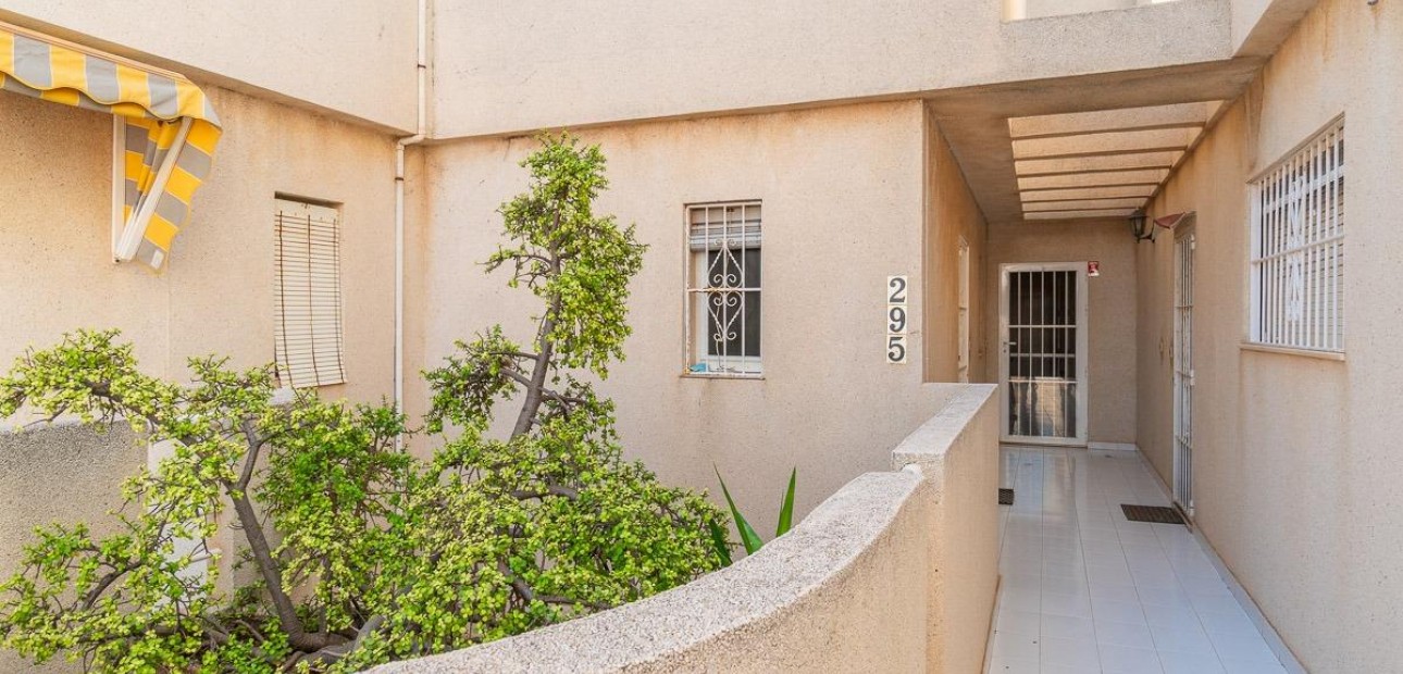 Herverkoop - Flat -
Torrevieja - Los Frutales