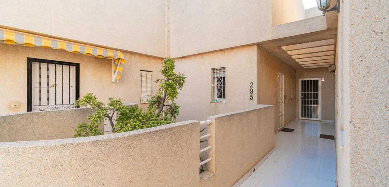 Herverkoop - Flat -
Torrevieja - Los Frutales