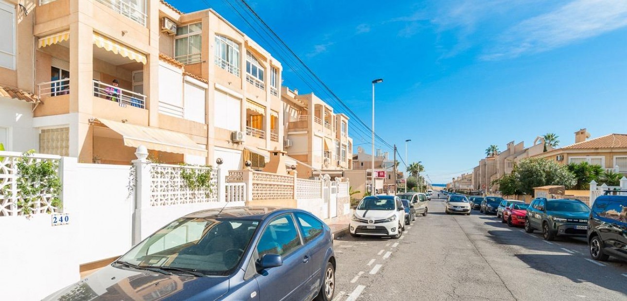 Herverkoop - Flat -
Torrevieja - Los Frutales