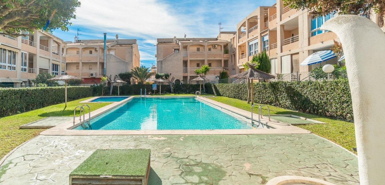 Herverkoop - Flat -
Torrevieja - Los Frutales