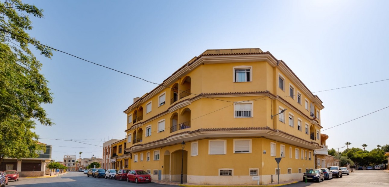 Venta - Apartamento / piso -
Jacarilla - pueblo