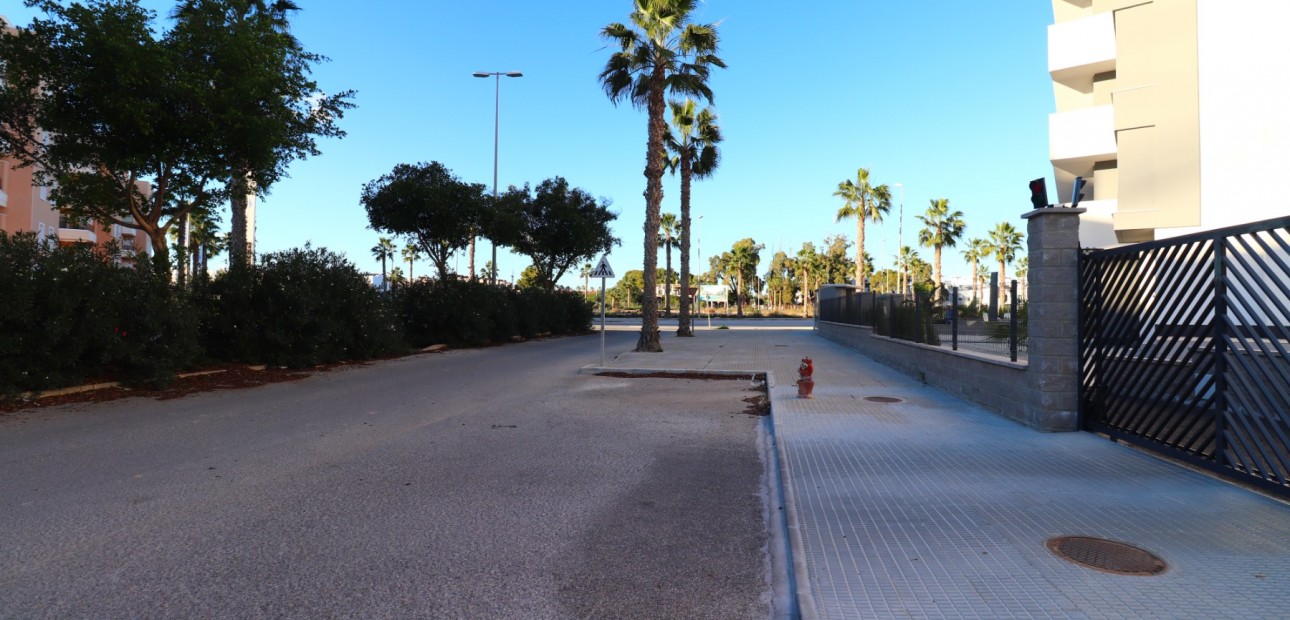 Herverkoop - Appartement / flat -
Guardamar del Segura - El Raso