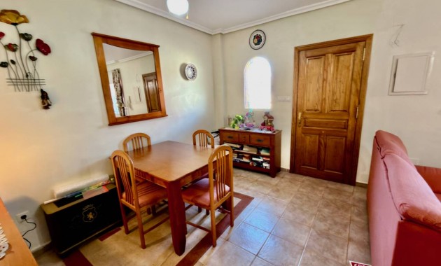 Sale - Villa -
El Raso