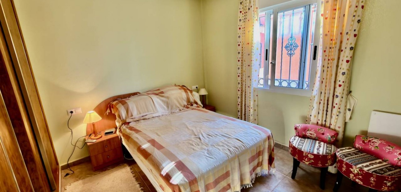 Sale - Villa -
El Raso