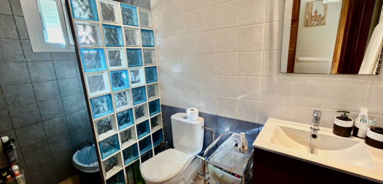 Sale - Villa -
El Raso