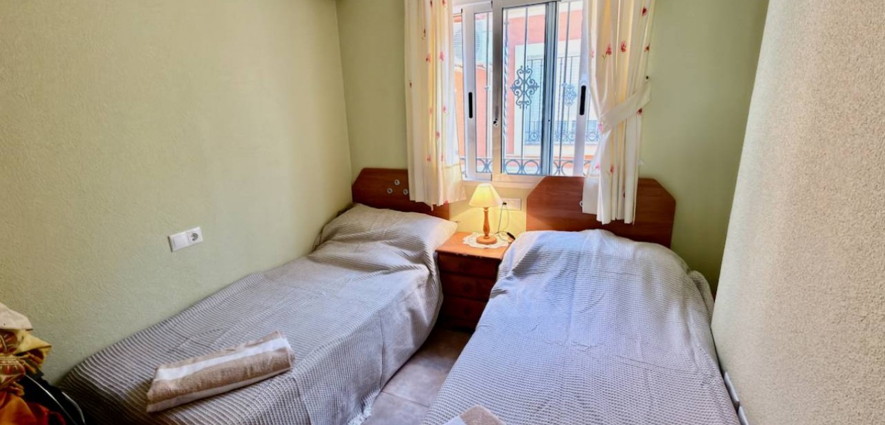 Sale - Villa -
El Raso