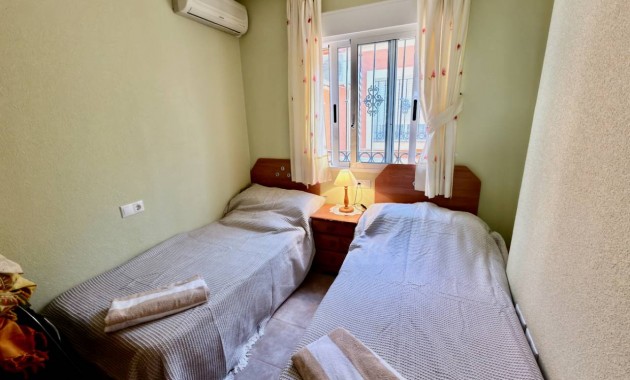 Sale - Villa -
El Raso