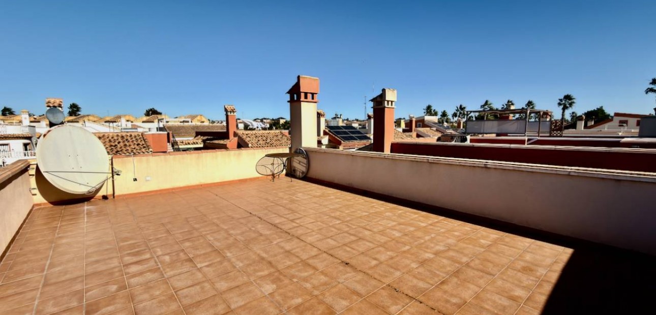 Sale - Villa -
El Raso