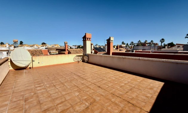 Sale - Villa -
El Raso