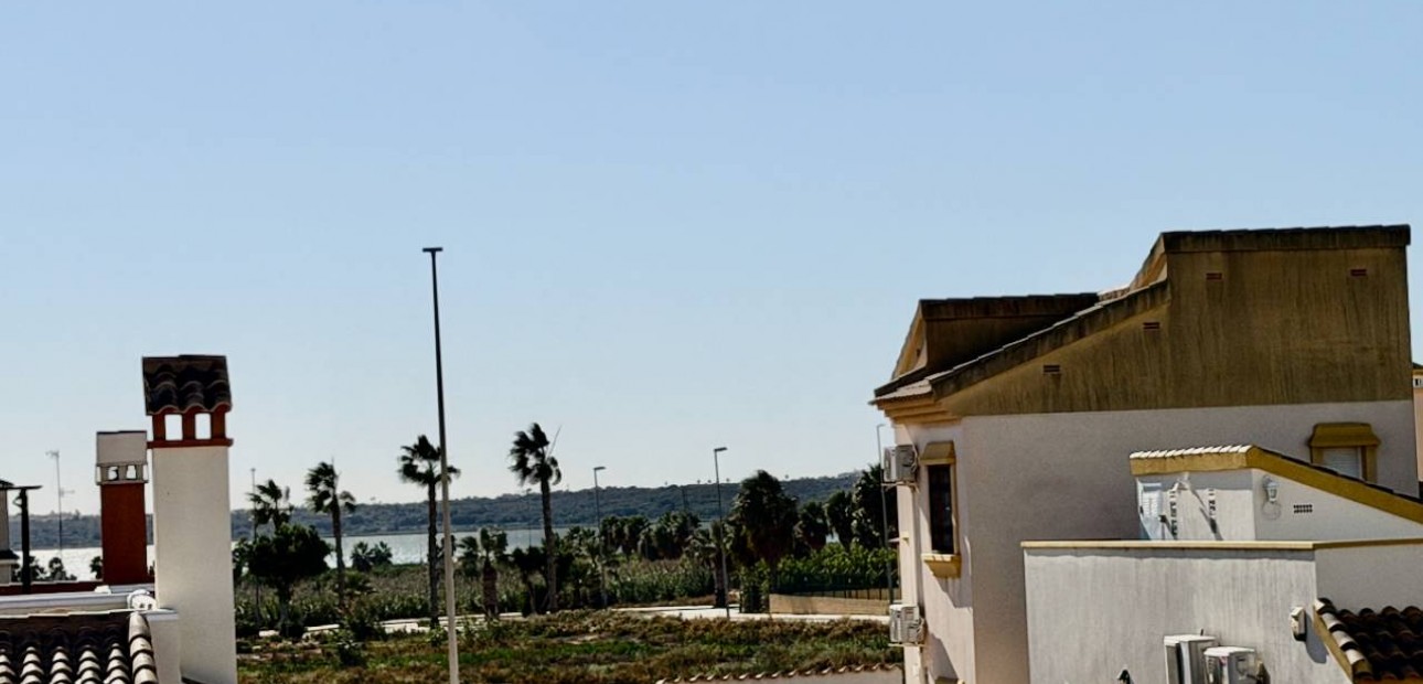 Sale - Villa -
El Raso