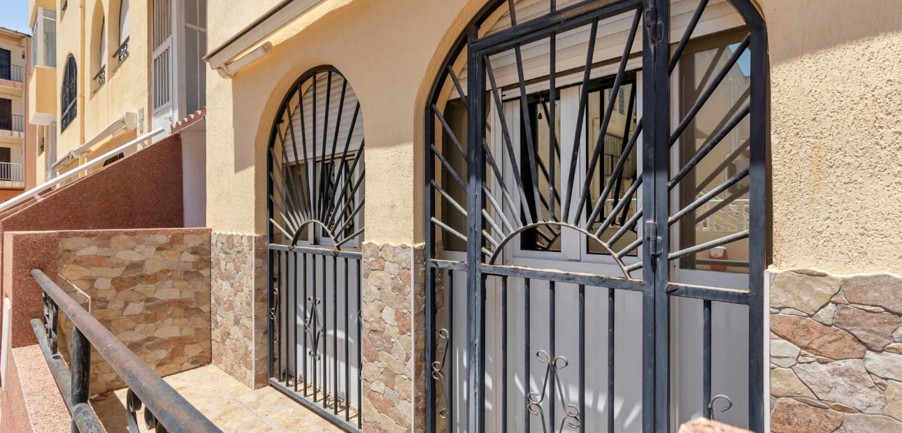 Herverkoop - Appartement / flat -
Torrevieja - La Mata pueblo