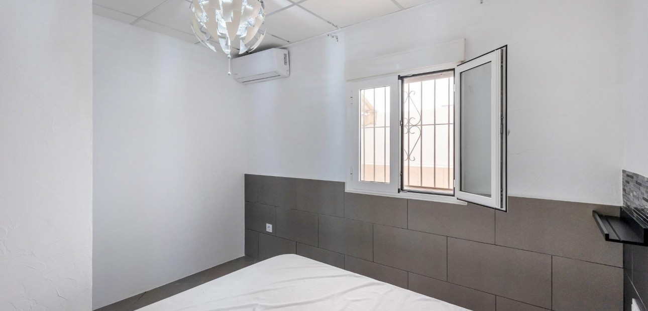 Herverkoop - Appartement / flat -
Torrevieja - La Mata pueblo