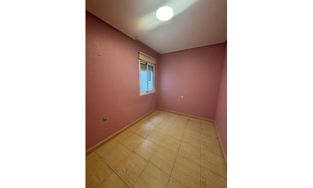 Venta - Apartamento / piso -
Torrevieja - Estacion de autobuses