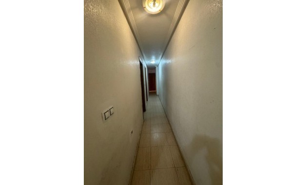 Venta - Apartamento / piso -
Torrevieja - Estacion de autobuses