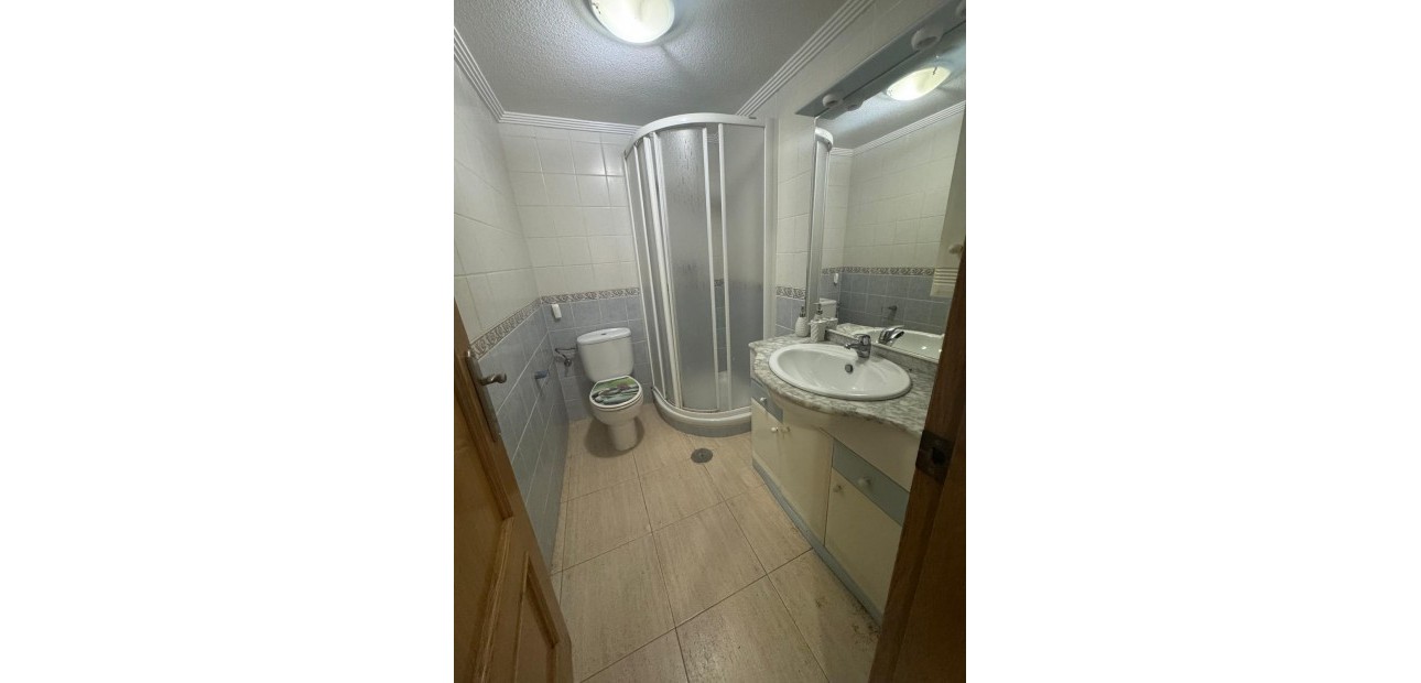 Venta - Apartamento / piso -
Torrevieja - Estacion de autobuses