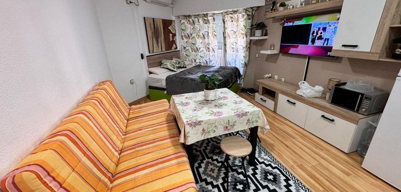 Sale - Studio -
Torrevieja - Estacion de autobuses