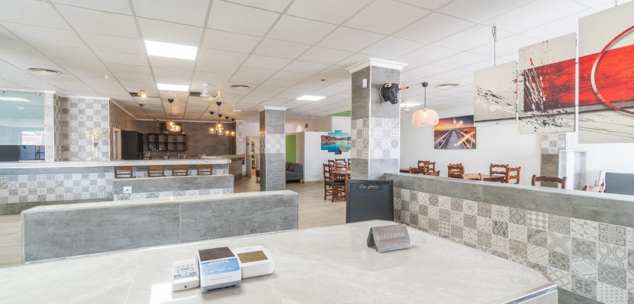 Verhuur - Commercial Unit -
San Fulgencio - La Marina