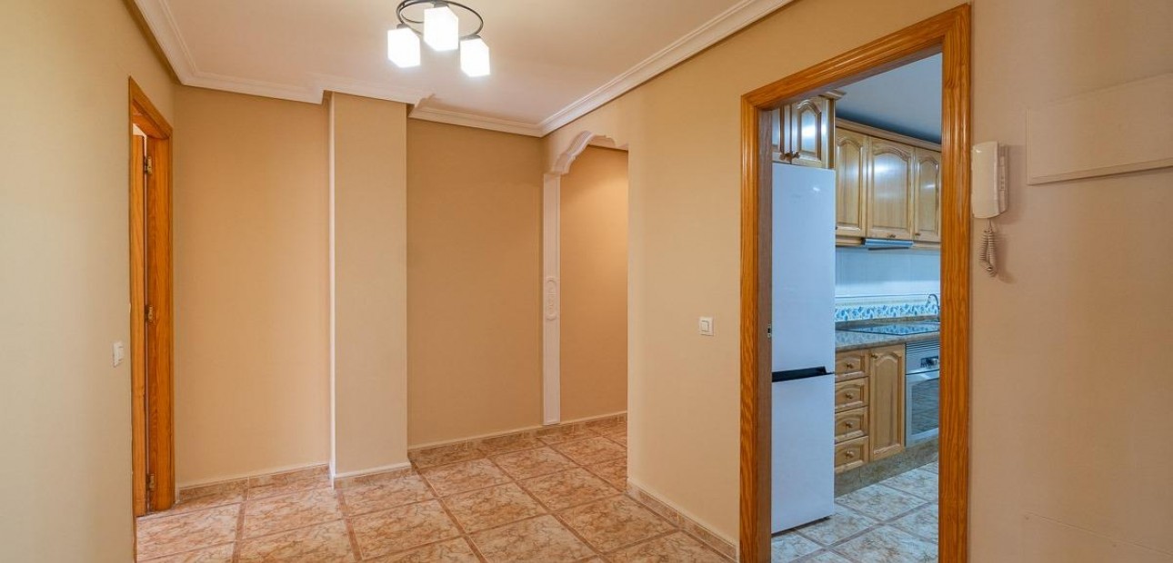 Herverkoop - Flat -
Torrevieja - Centro