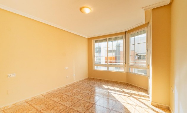 Herverkoop - Flat -
Torrevieja - Centro