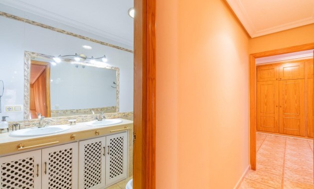 Herverkoop - Flat -
Torrevieja - Centro