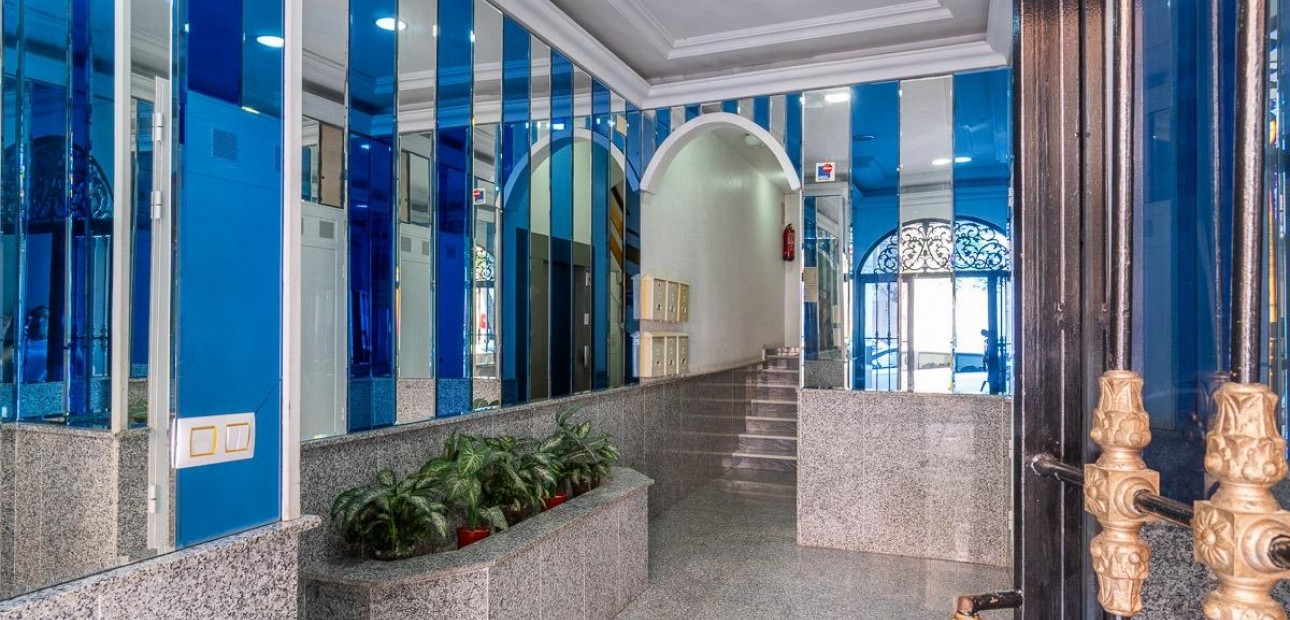 Herverkoop - Flat -
Torrevieja - Centro