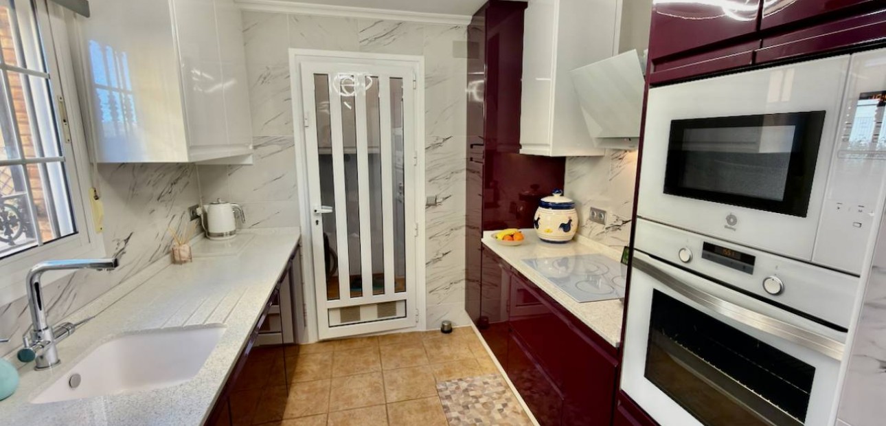 Venta - Villa -
Guardamar del Segura - El Raso