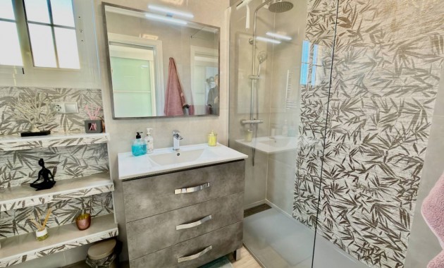 Venta - Villa -
Guardamar del Segura - El Raso