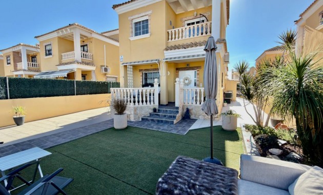 Venta - Villa -
Guardamar del Segura - El Raso