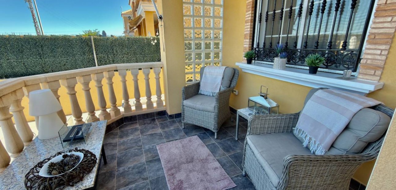 Venta - Villa -
Guardamar del Segura - El Raso